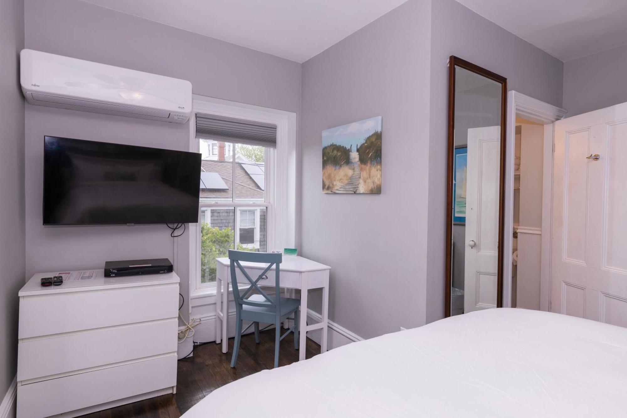 Guest House, 4* Provincetown