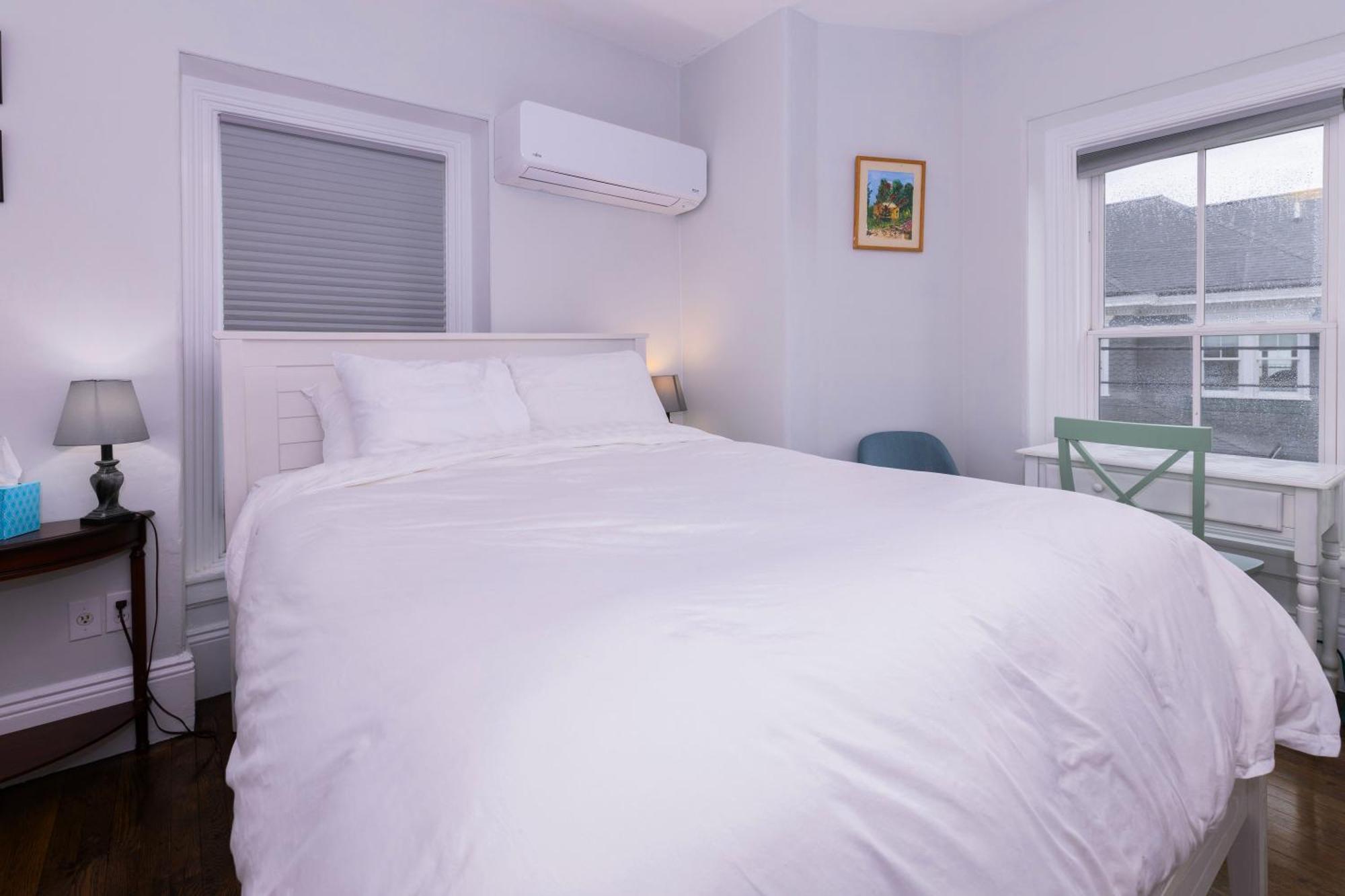 Bed & Breakfast Guest House,