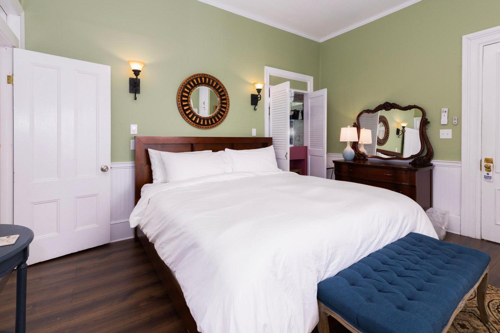 Bed & Breakfast Guest House, 4*
