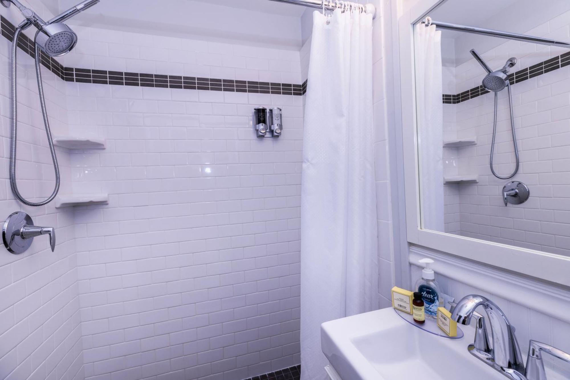 Guest House, 4*