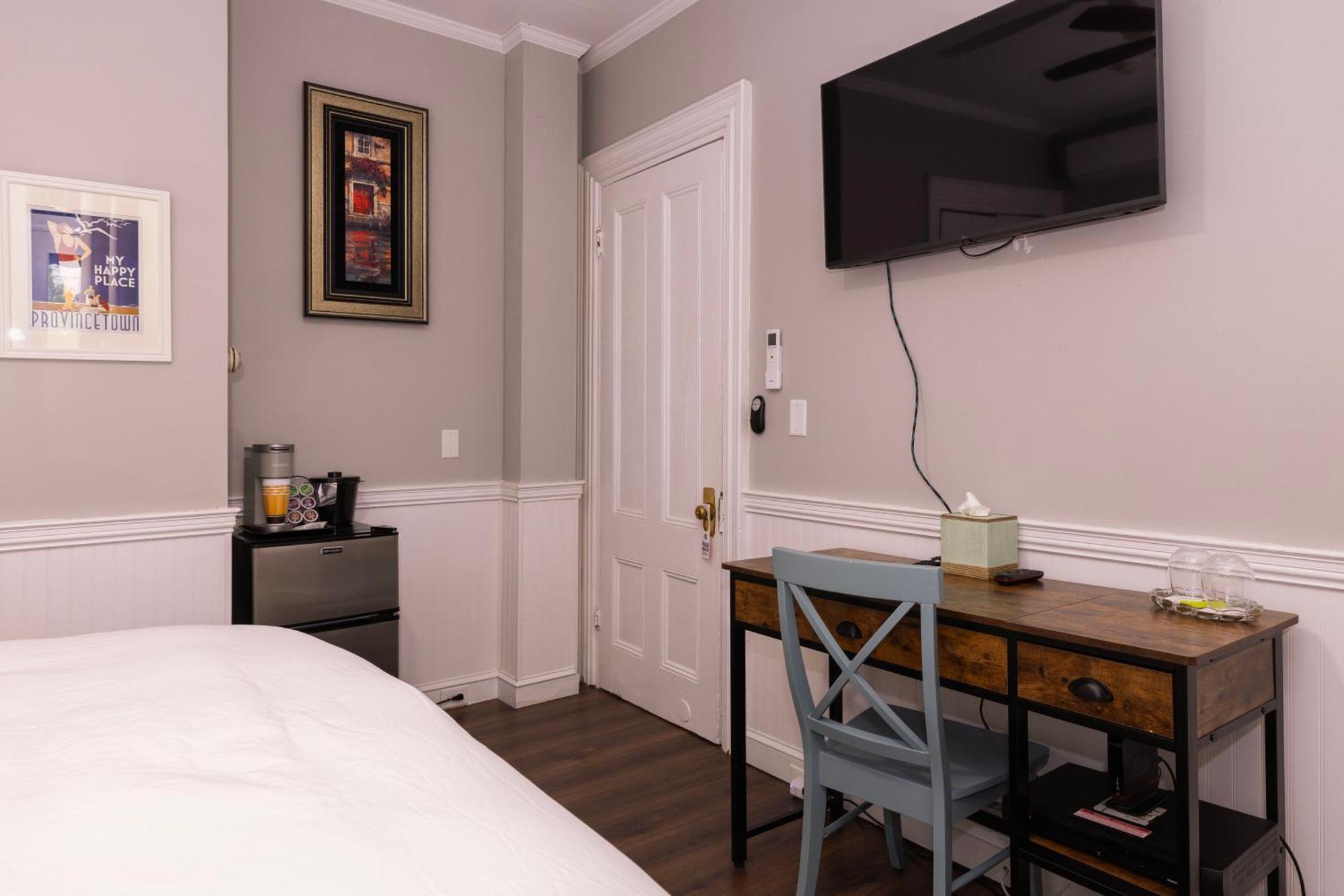 Bed & Breakfast Guest House, Provincetown