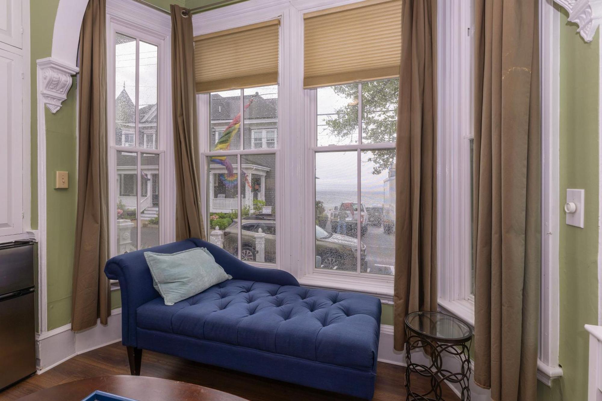 Guest House, Bed & Breakfast