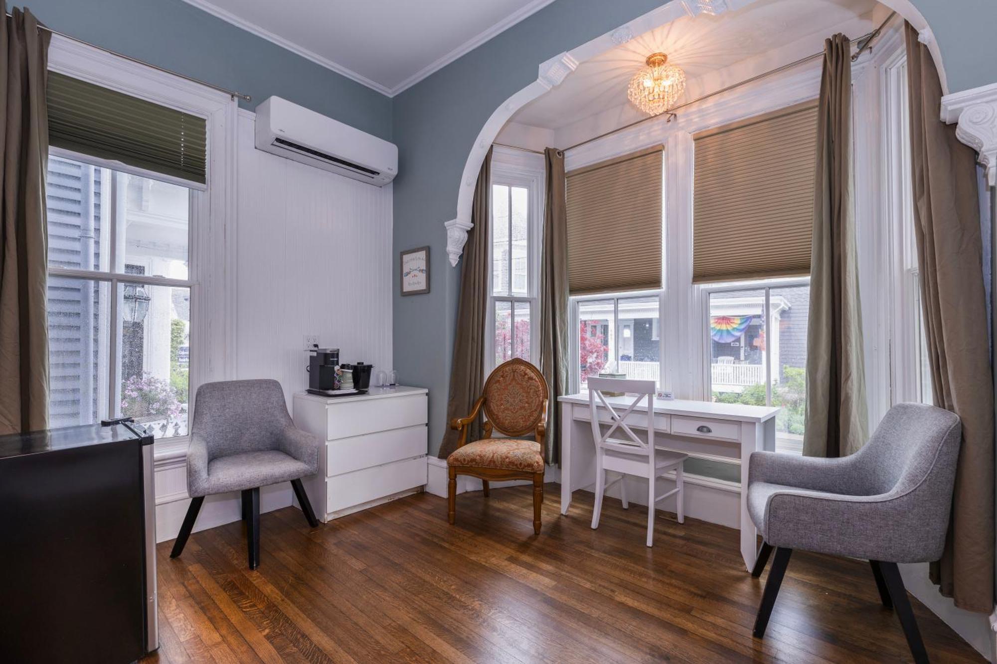 Bed & Breakfast Guest House, Provincetown